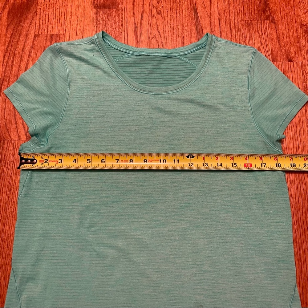 Lululemon short sleeve tee shirt top - Picture 11 of 11